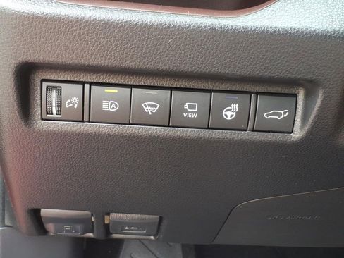 Used 2020 Toyota RAV4 Limited image 18