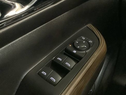 Used 2023 GMC Acadia SLE w/ Driver Convenience Package FWD image 22