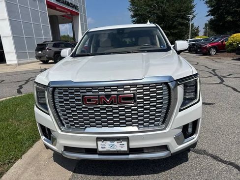 Used 2021 GMC Yukon XL Denali w/ Denali Premium Package AWD/4WD image 5