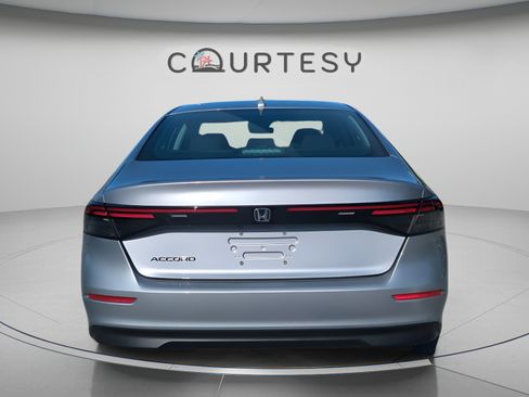 Certified 2023 Honda Accord LX image 5