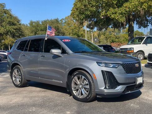 Used 2021 Cadillac XT6 Premium Luxury image 2