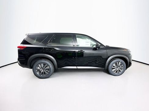 New 2025 Nissan Pathfinder S image 4