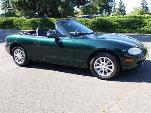 Used 1999 MAZDA MX-5 Miata RWD image 2