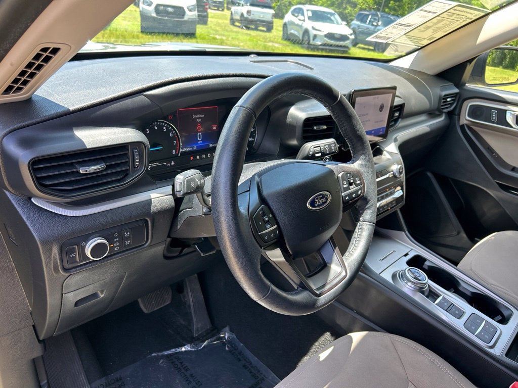 Used 2020 Ford Explorer XLT w/ Comfort Package RWD image 21