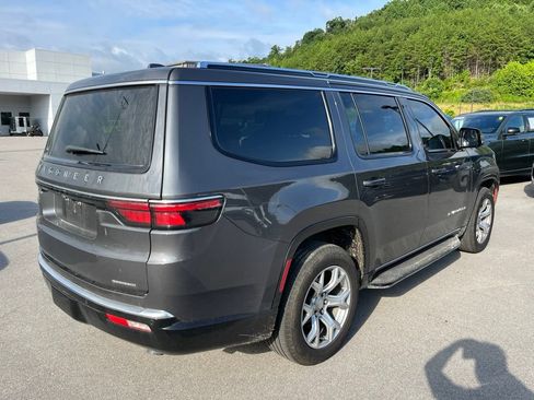 Used 2022 Jeep Wagoneer Series II RWD image 4