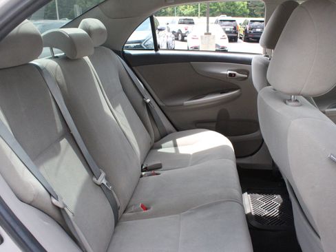 Used 2012 Toyota Corolla LE FWD image 25