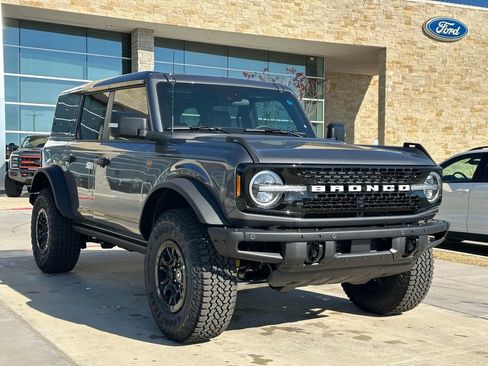New 2025 Ford Bronco Badlands image 41