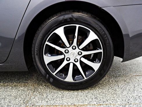 Used 2015 Acura TLX w/ Technology Package FWD image 29