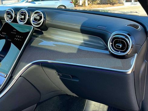 Used 2025 Mercedes-Benz GLC 300 image 39