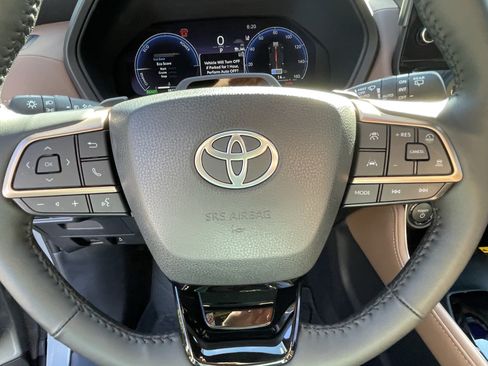 Certified 2025 Toyota Grand Highlander AWD Hybrid image 20