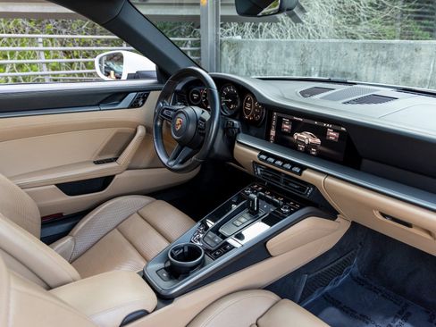 Certified 2020 Porsche 911 Carrera S w/ Premium Package RWD image 44