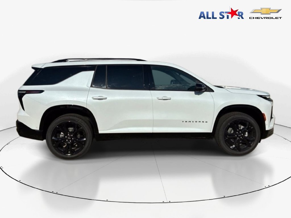 New 2027 Chevrolet Traverse RS w/ LPO, Floor Liner Package FWD image 4