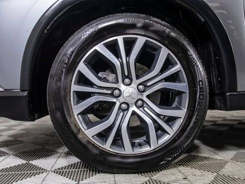 Used 2018 Mitsubishi Outlander ES FWD image 35