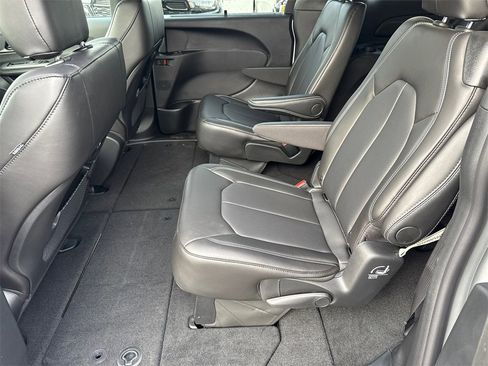 New 2026 Chrysler Pacifica Select w/ S Appearance Package image 20