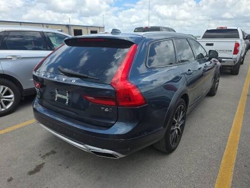 Used 2018 Volvo V90 T6 Cross Country w/ Convenience Package AWD/4WD image 2