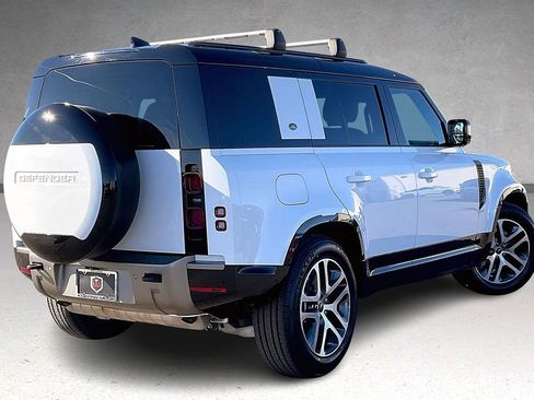 Used 2024 Land Rover Defender 110 X-Dynamic SE image 31