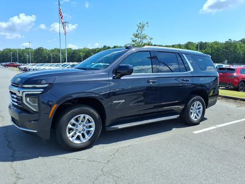 Used 2025 Chevrolet Tahoe LT RWD image 3