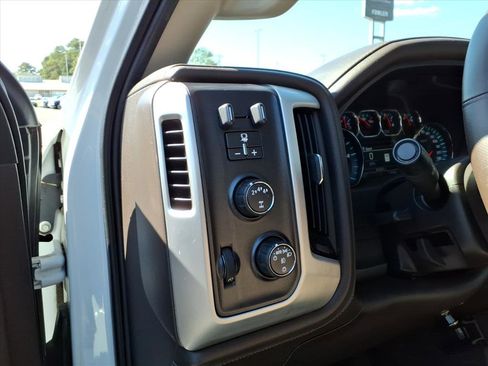 Used 2017 GMC Sierra 3500 SLT w/ Duramax Plus Package image 8