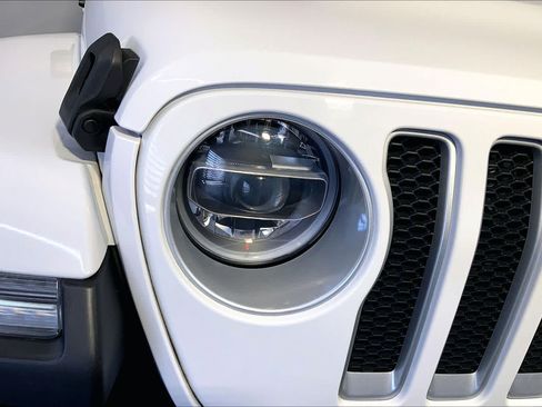 Used 2021 Jeep Wrangler Unlimited Sahara w/ Dual Top Group AWD/4WD image 27
