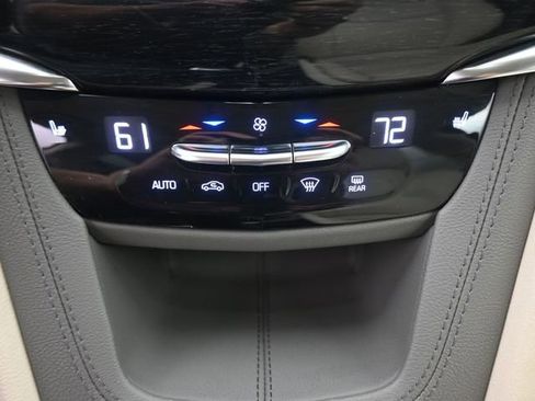 Used 2021 Cadillac XT6 Premium Luxury image 4