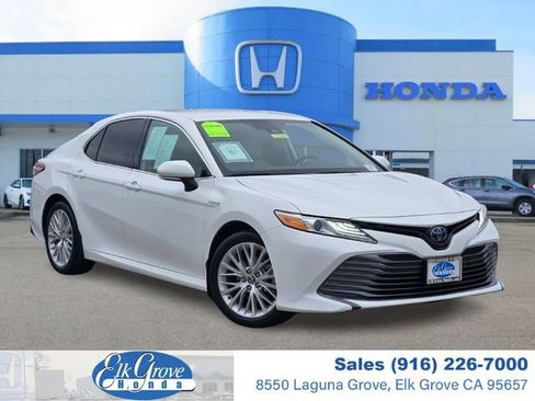 Used 2020 Toyota Camry XLE image 1