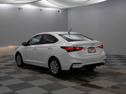 Used 2022 Hyundai Accent SE image 6