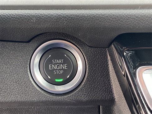 Certified 2025 Chevrolet Traverse LT image 23