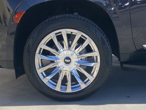 Certified 2023 Cadillac Escalade Premium Luxury image 10