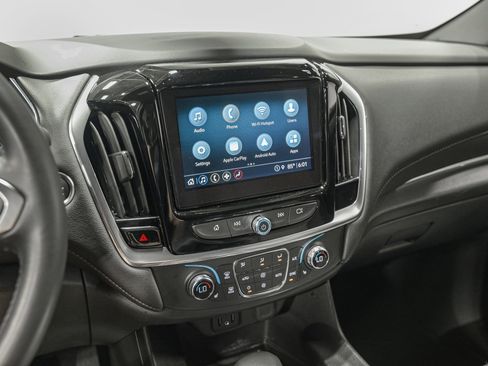 Used 2022 Chevrolet Traverse LT image 21