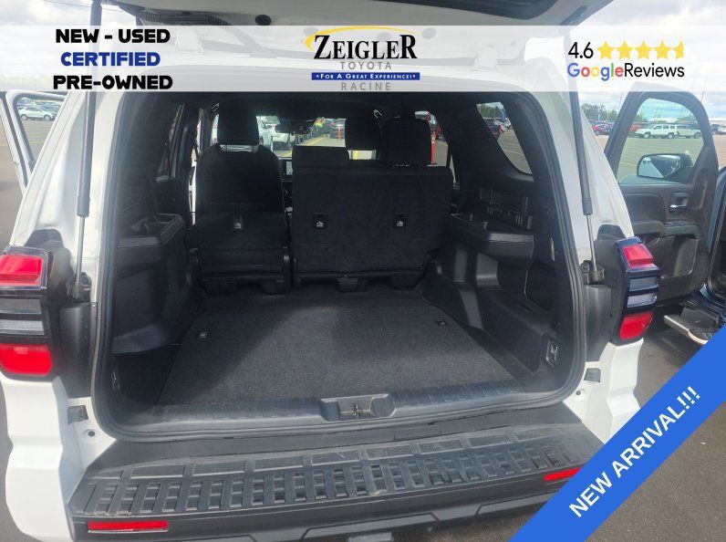 Used 2025 Toyota 4Runner SR5 AWD/4WD image 8