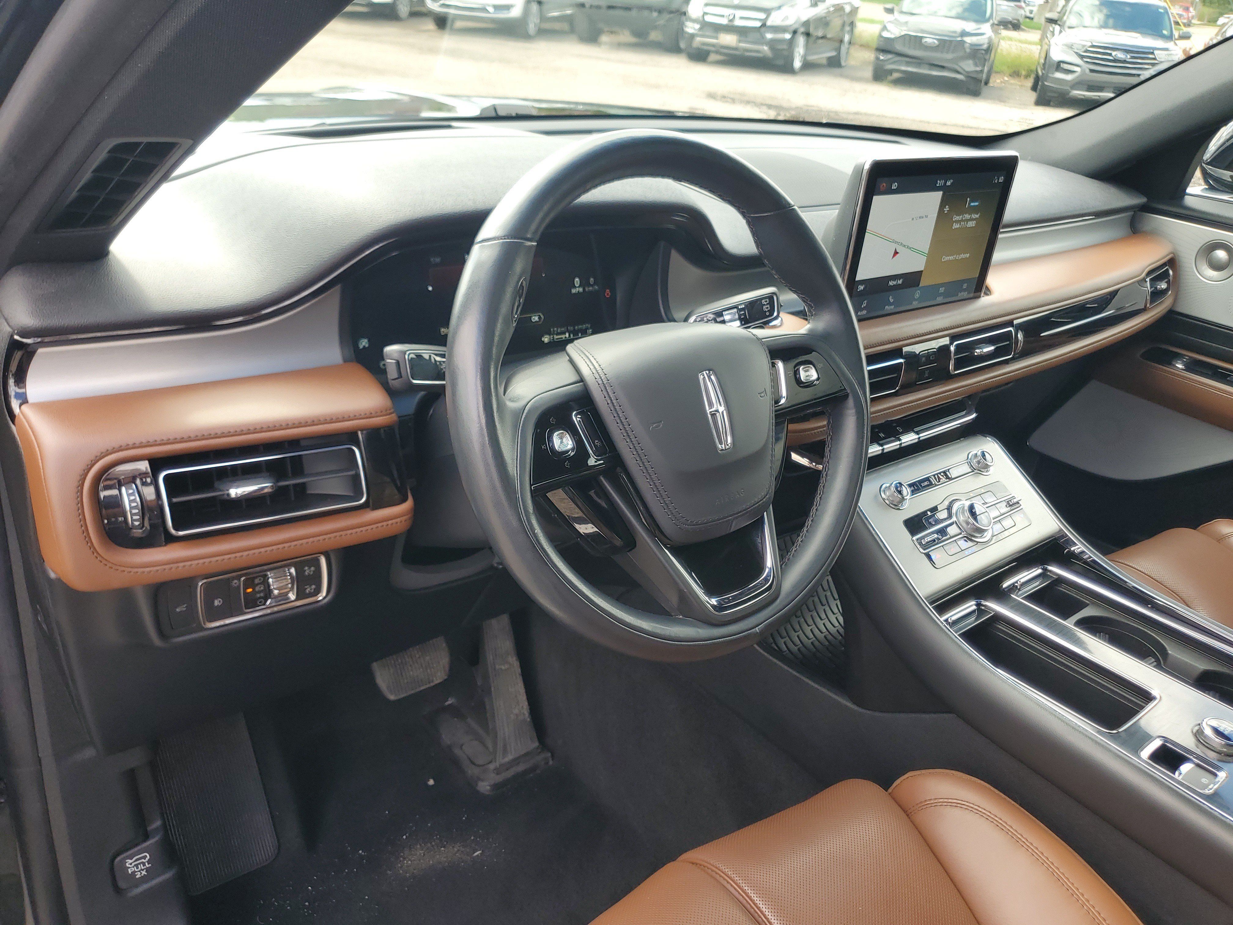 Used 2023 Lincoln Aviator Reserve w/ Equipment Group 201A AWD/4WD image 13