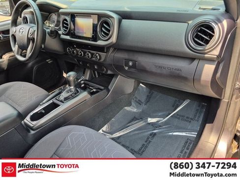 Used 2017 Toyota Tacoma TRD Sport w/ Tow Package (A/T) AWD/4WD image 34