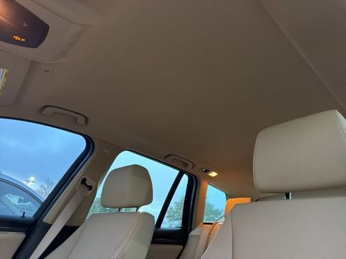 Used 2017 BMW X3 sDrive28i image 3