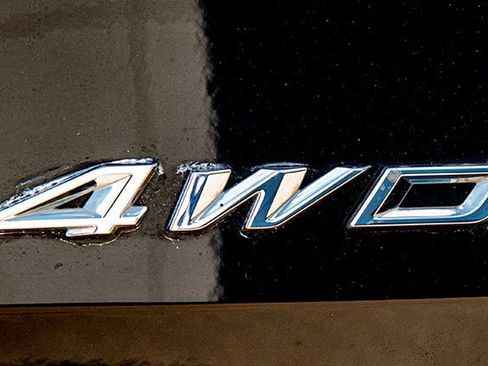 Used 2023 Ford Explorer XLT w/ Equipment Group 202A image 18