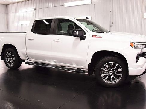 Used 2024 Chevrolet Silverado 1500 RST AWD/4WD image 9