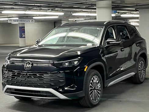 New 2026 Volkswagen Tiguan S AWD/4WD image 3