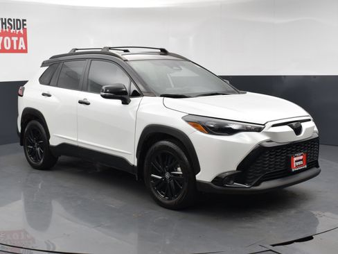 Used 2025 Toyota Corolla Cross AWD Hybrid image 6