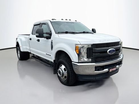 Used 2017 Ford F350 XL w/ Power Equipment Group AWD/4WD image 3