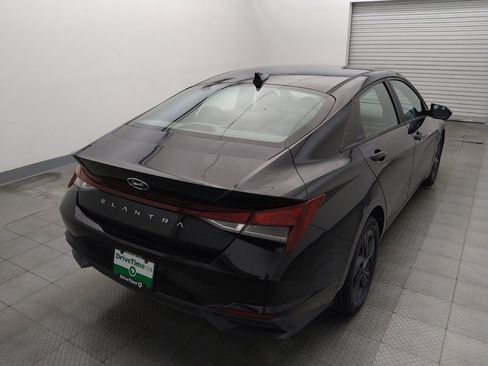 Used 2023 Hyundai Elantra SEL FWD image 7