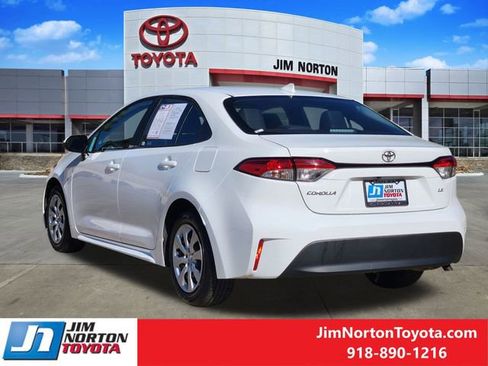 Used 2024 Toyota Corolla LE image 7