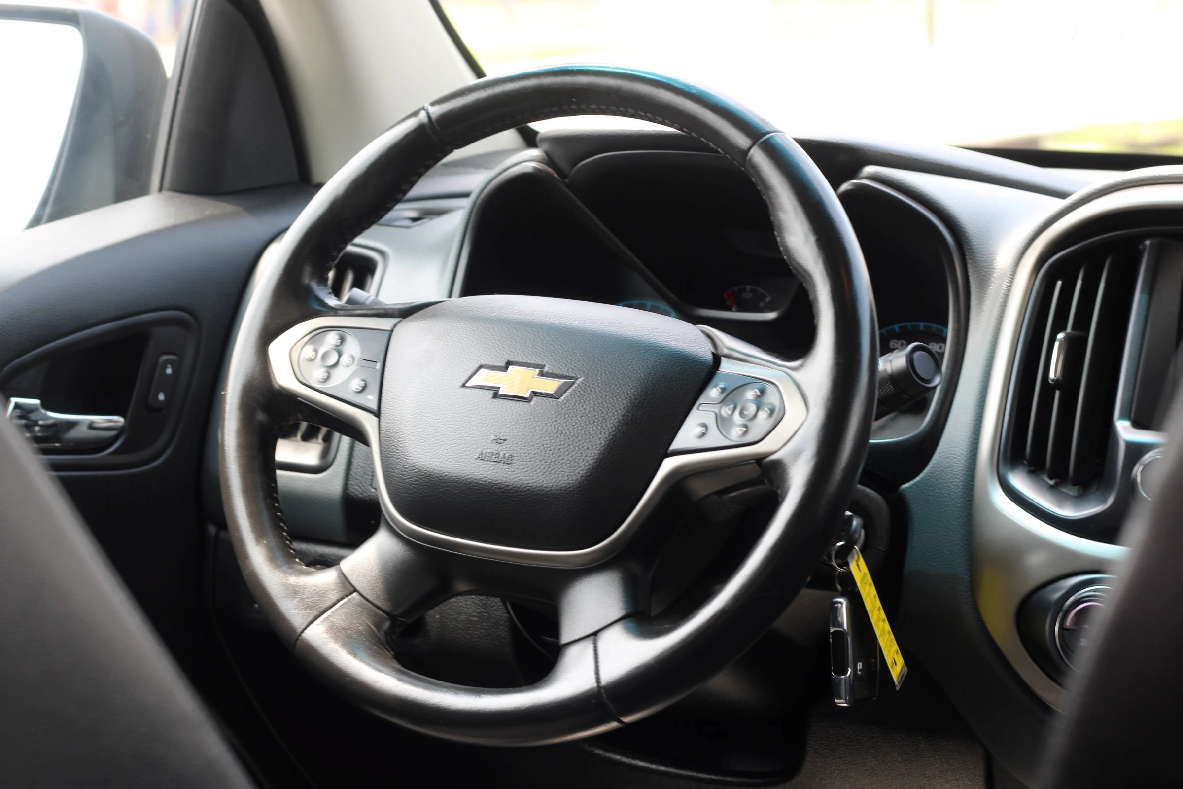 Used 2020 Chevrolet Colorado Z71 w/ Z71 Midnight Edition AWD/4WD image 13