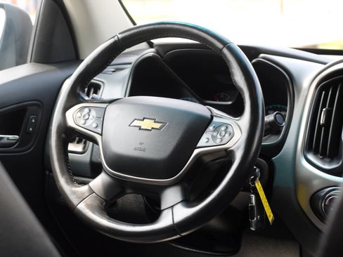 Used 2020 Chevrolet Colorado Z71 w/ Z71 Midnight Edition AWD/4WD image 13