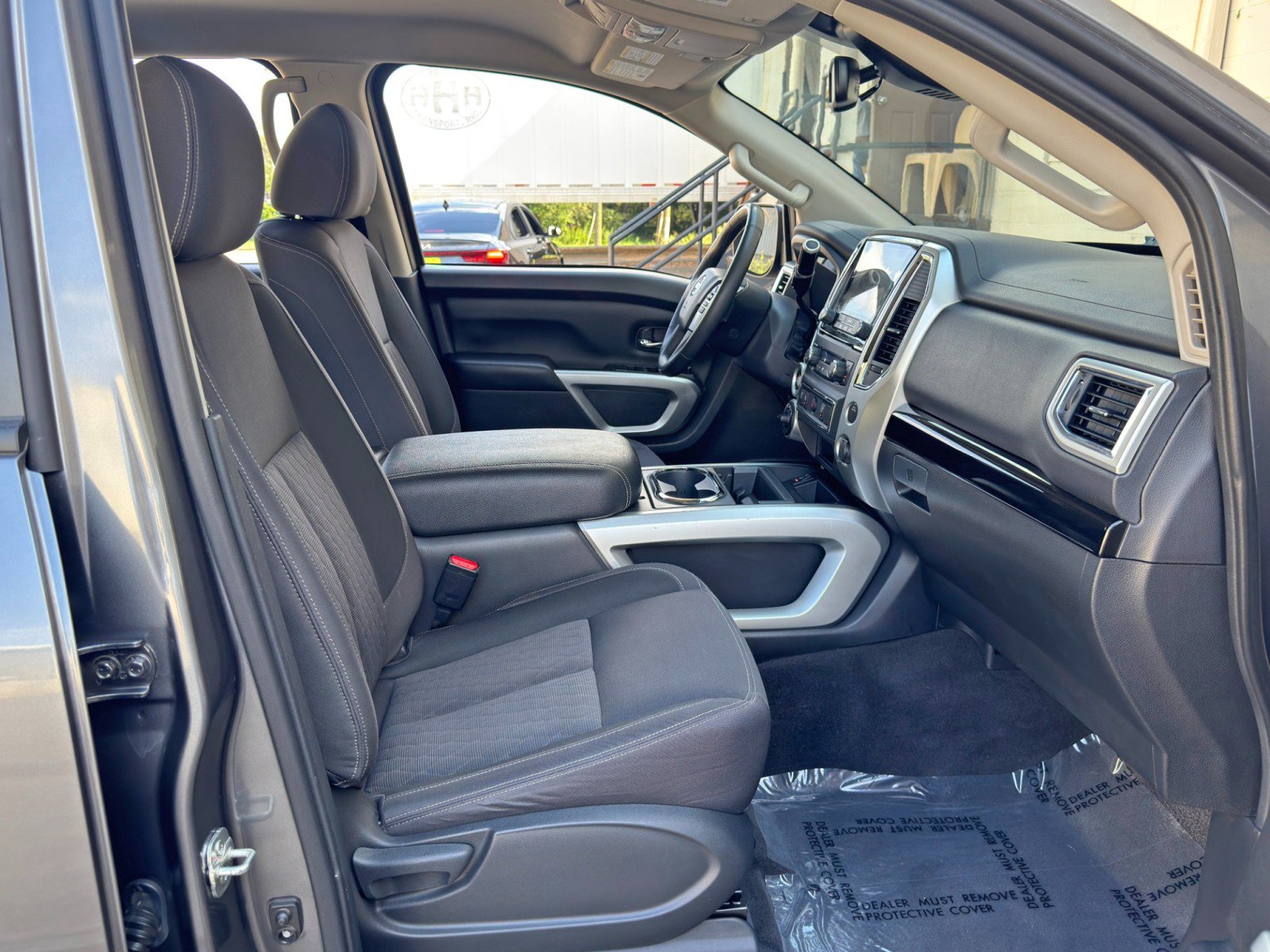 Used 2021 Nissan Titan SV w/ SV Convenience Package AWD/4WD image 14