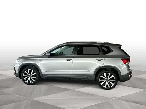 Certified 2023 Volkswagen Taos SE FWD image 5