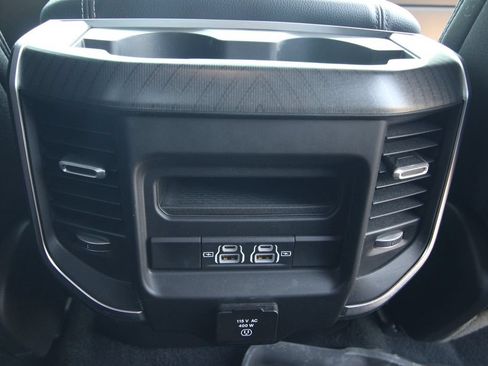 Used 2025 RAM 1500 Big Horn AWD/4WD image 36