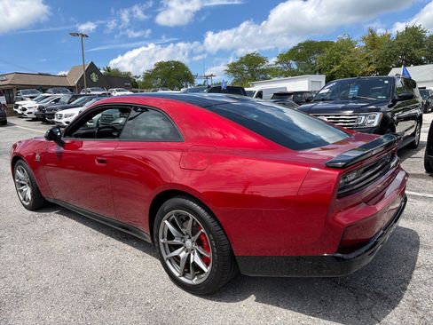 Used 2025 Dodge Charger Daytona Scat Pack w/ Track Pack AWD/4WD image 9