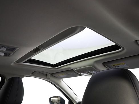 Used 2023 MAZDA CX-5 AWD 2.5 S w/ Preferred Package image 18