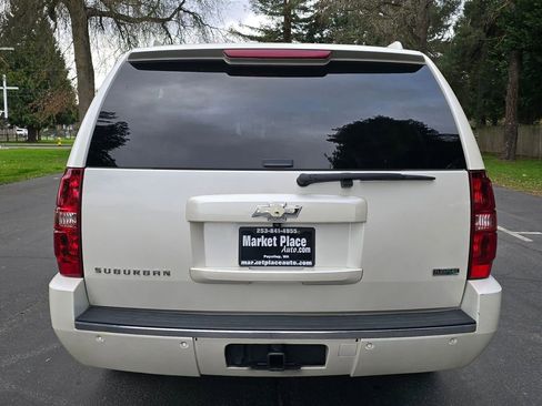 Used 2010 Chevrolet Suburban LTZ image 5
