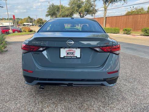 Used 2025 Nissan Sentra SR image 9