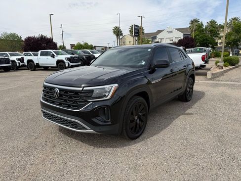 Used 2024 Volkswagen Atlas Cross Sport SE w/ Panoramic Sunroof Package image 1